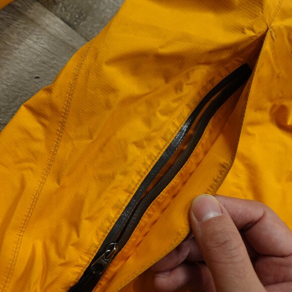 GoLite Gore-Tex Paclite Shell Jacket Women’s Large Orange Hooded Waterproof - Picture 4 of 14